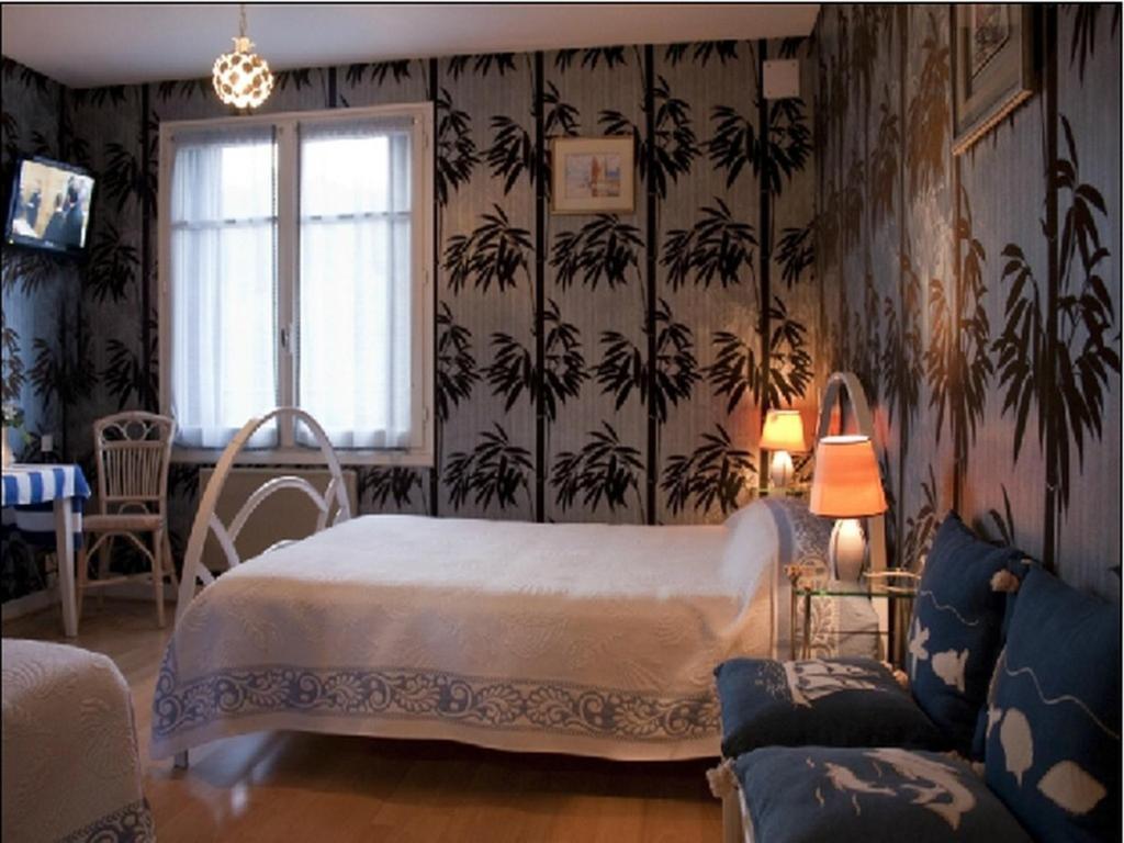 Logis Hotel Les Tilleuls Saint-Cirgues-de-Jordanne Cameră foto